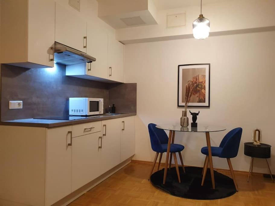 Designerwohnung In *